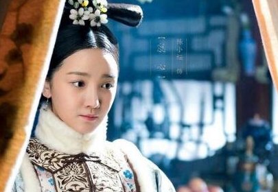 陈小纭和于小彤是怎么认识的？