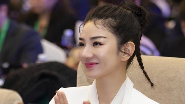 黄奕力挺杨笠称段子是段子态度是态度，为何有人分不清二者区别？