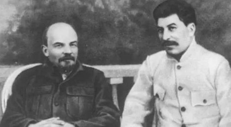 二战后的40多年里，为什么世界人民对苏联产生了反感？