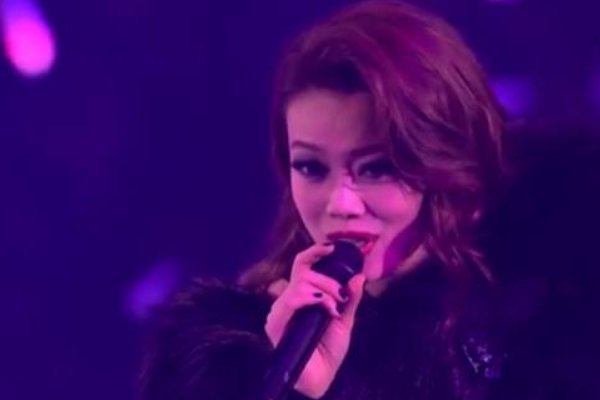 哪首歌有“为何这么快看清楚 落得这结果 知我是个没法讨好的人 相恋一刻只是我的”