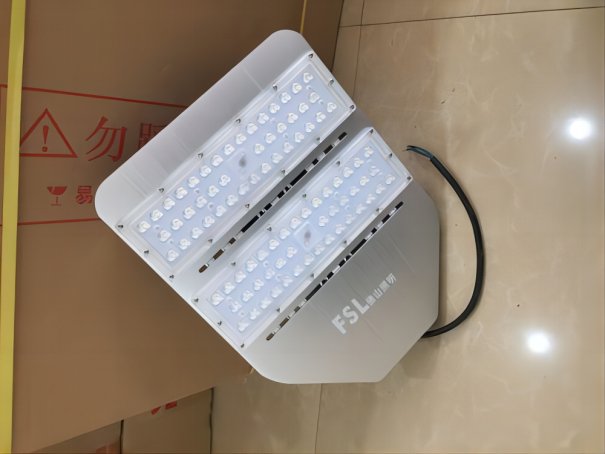 工作灯哪个牌子好