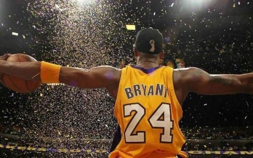 25年科比宣布自己将跳过大学直接参加NBA选秀，他这个选择作对了吗？