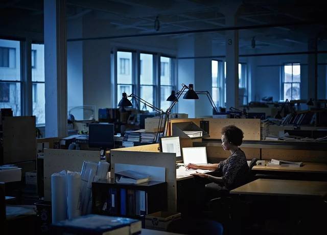 女子为讨加班费奔走10年，加班不给加班费是什么感觉？