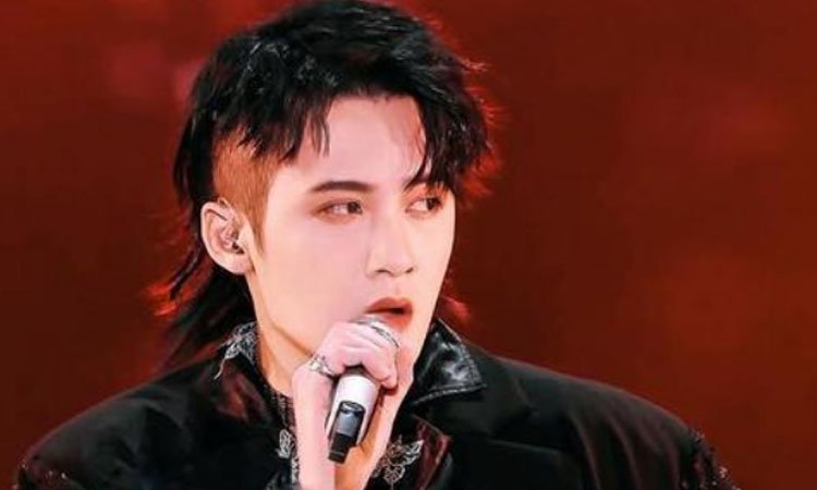 追光哥哥集体为符龙飞女儿庆生，你觉得符龙飞女儿长的像谁？