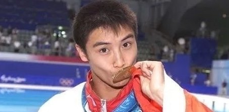 生日阴历是８月２７的名人有谁？