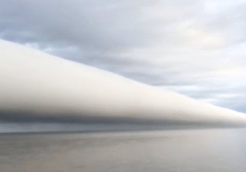 上海现壮观弧状积雨云，这种云是如何形成的？