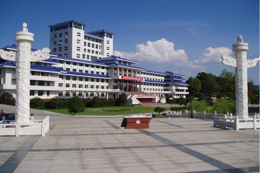 湖北民族学院好不好？