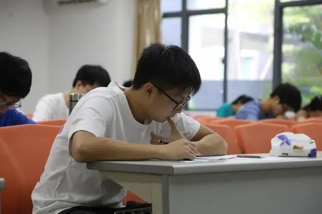 今年高考数学到底难不难