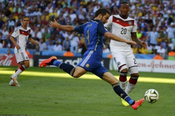 梅西第一次参加世界杯是哪一年