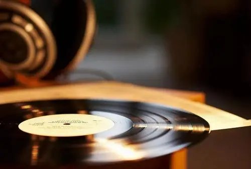 娱己娱人的下一句