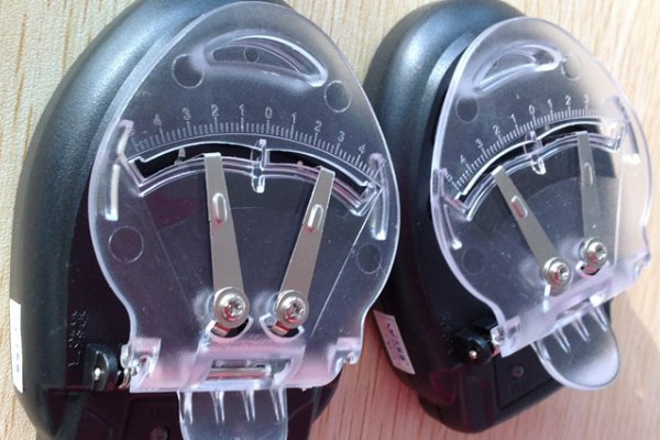 万能充电器怎么用？