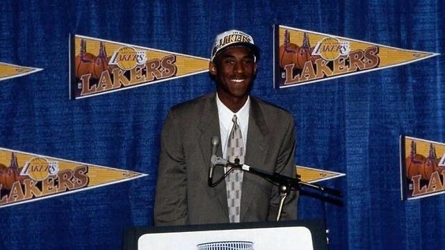 25年科比宣布自己将跳过大学直接参加NBA选秀，他这个选择作对了吗？