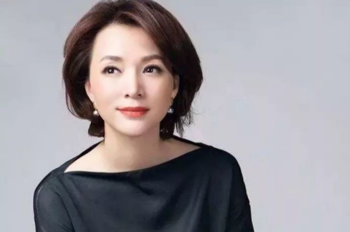 康辉说和21岁最大差别是脸的宽度，他如何评价年轻时的自己？