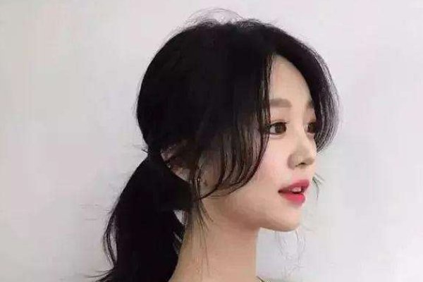 八字刘海适合什么脸型？