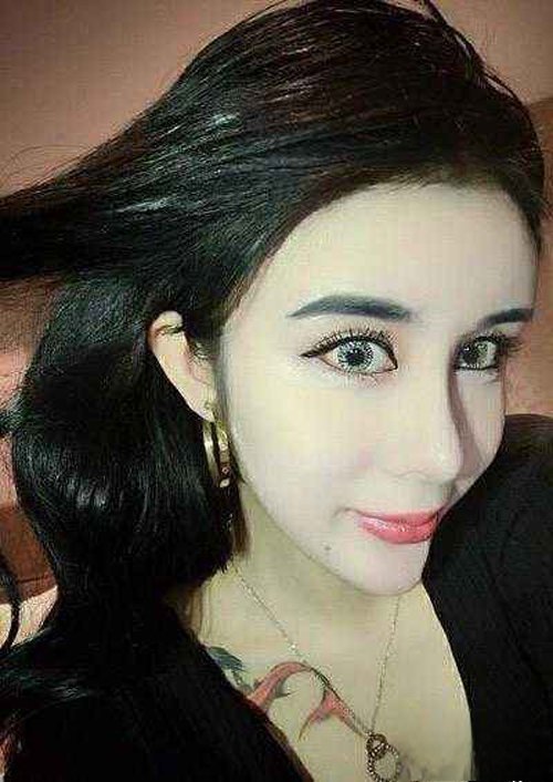 蛇精女孩李蒽熙的资料简介 她为什么被抓获刑了吗