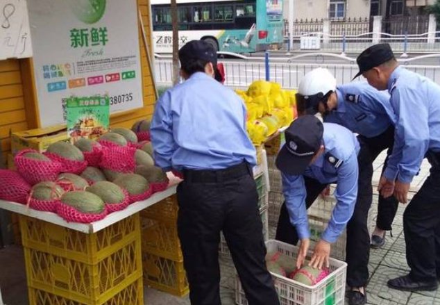 警方通报:四川一水果店老板静默期营业!其行为可能会引发什么后果?
