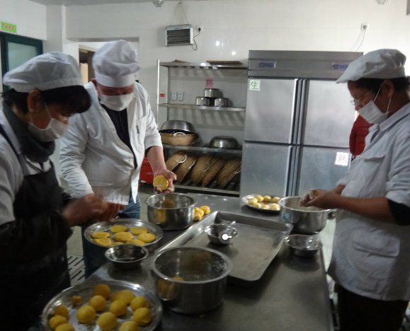 西安一幼儿园200多名儿童呕吐发烧，目前调查情况进展如何？