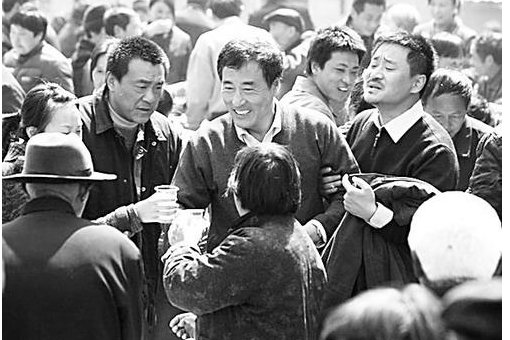 电影第一书记中台词“秋分早霜降迟”后一句是什么