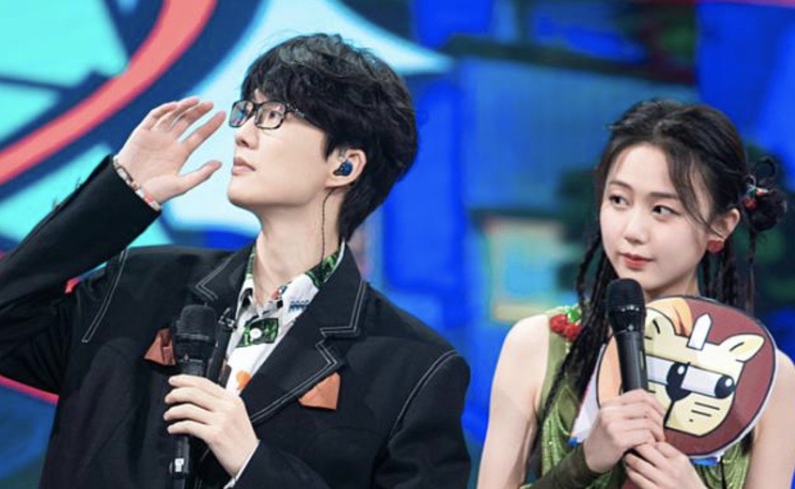 许嵩冯禧差几岁