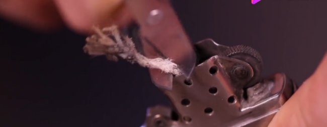 zippo打火机火芯怎么换啊··谢谢！！