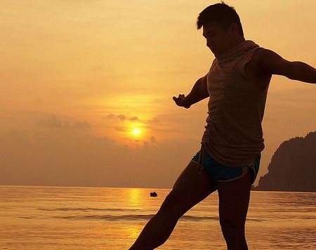 近六成青年入睡时间晚于23点，如何养成一个良好的作息时间？