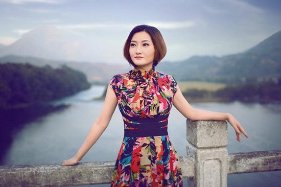 歌词开始风儿吹过来，是童年的一幅画是什么歌名