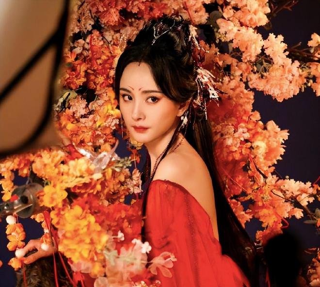 网曝杨幂因受伤严重退出《狐妖小红娘》，该剧的制片人是如何回应的？