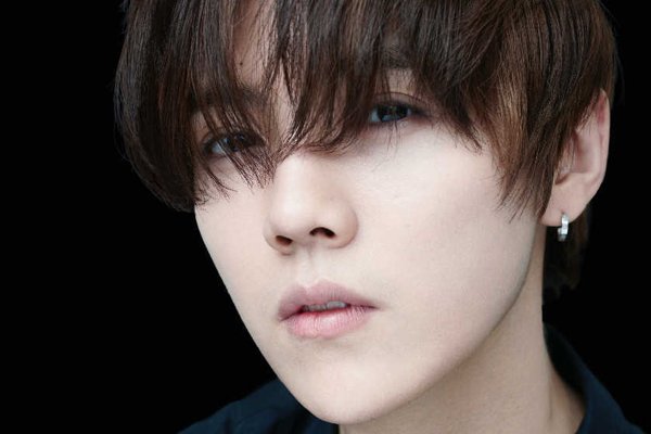 如何看待鹿晗出席活动被吐槽脸垮油腻这件事呢？