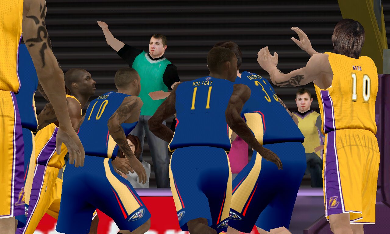 在NBA2K14手机版篮球游戏怎么才可以，空中接力