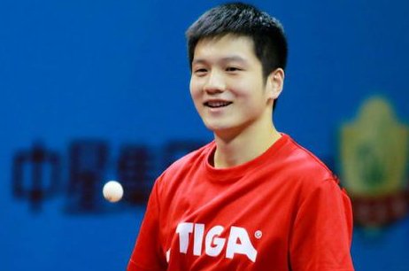 樊振东跟马龙的差距在哪？短时间赶的上吗？