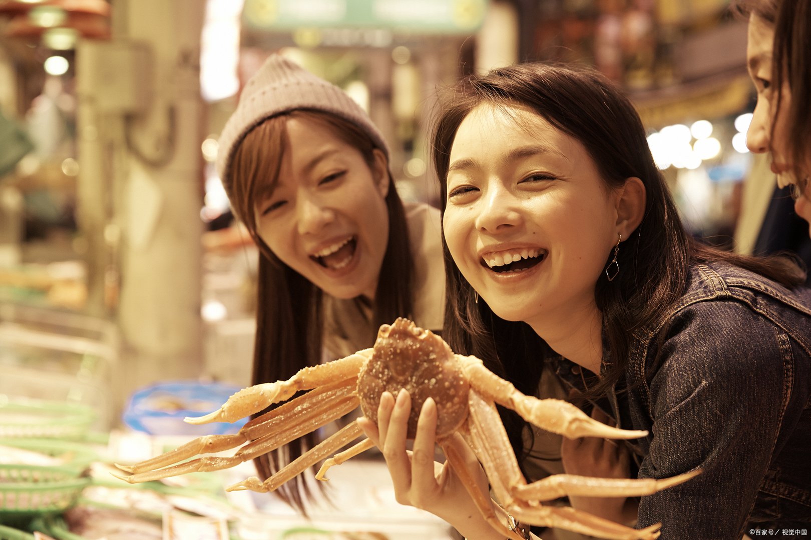 当一个女人接近你只是为了贪图哪些，你就别再投入感情了？