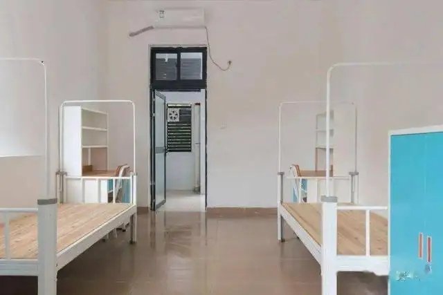 宿舍厕所没装门，校方称为方便学生，你对该事件有何看法？