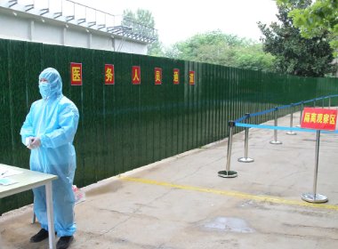 来自江苏的装修工人滞留在业主家，一个萝卜吃两顿，他最大的愿望是什么？