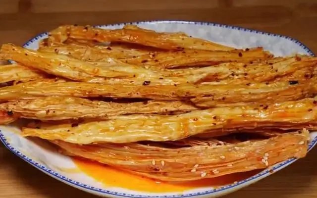 湖南职校61名学生开学第一考就是吃辣条，他们主要考的是什么？