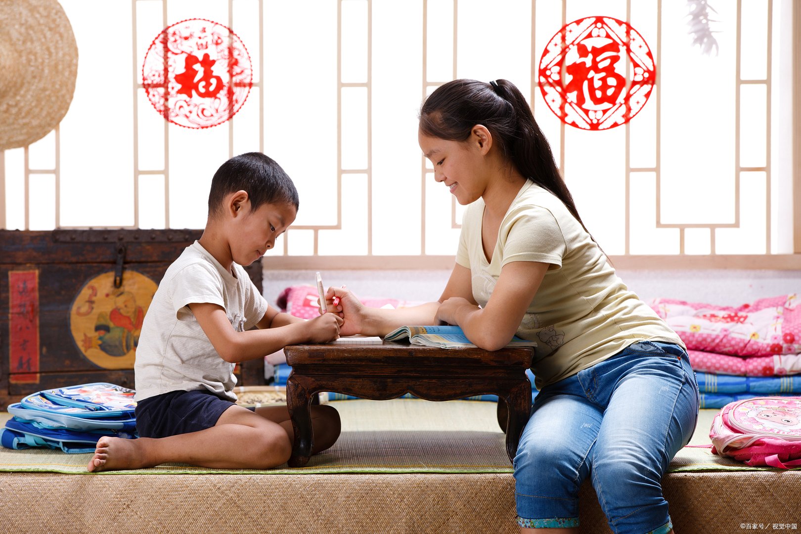 我和姐姐的相处，她说家里人都发愁，觉得我是累赘怎么办？