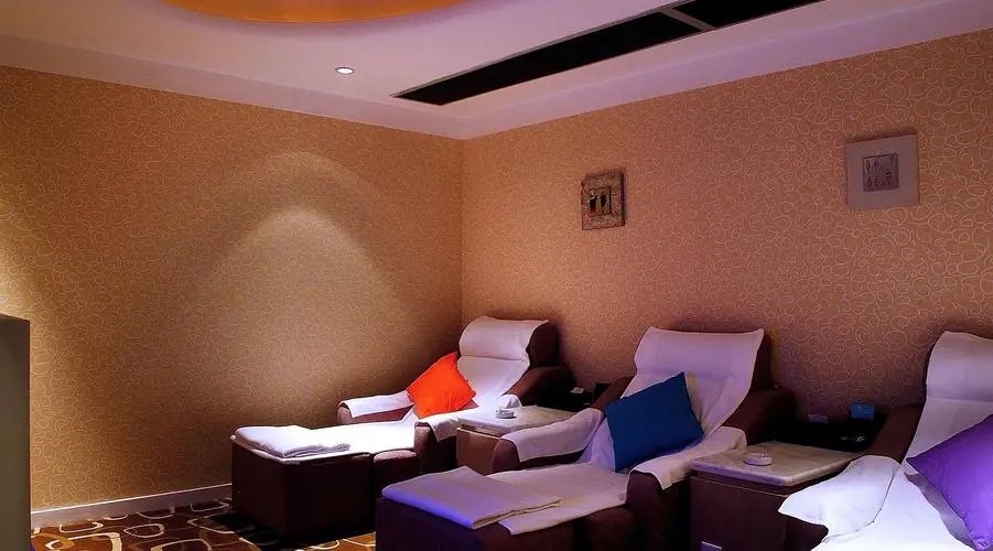 上海感染者轨迹所涉足浴店被刑事立案！该店违反了哪些相关法律规定？