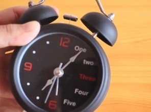 snooze/light闹钟怎么调时间