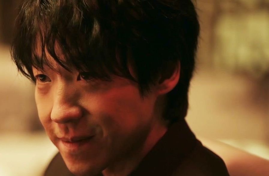 《扫黑风暴》这部热播剧中,徐英子咬桌角是什么意思?