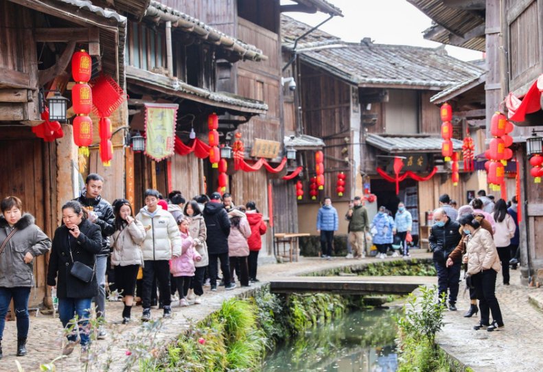 纷沓而来形容什么