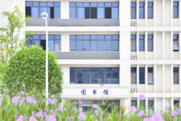 南春中学是重点中学吗