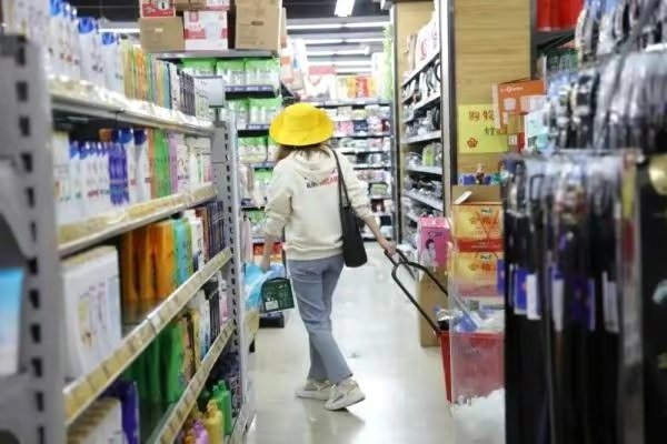 第一批解封的上海人,他们都去干什么了?