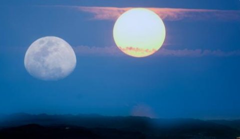 萤火之光岂能与皓月争辉什么意思