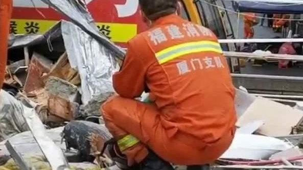 震区男子微笑受访下一秒泪崩，姐姐不幸遇难！这场灾难给其造成了多大伤害？