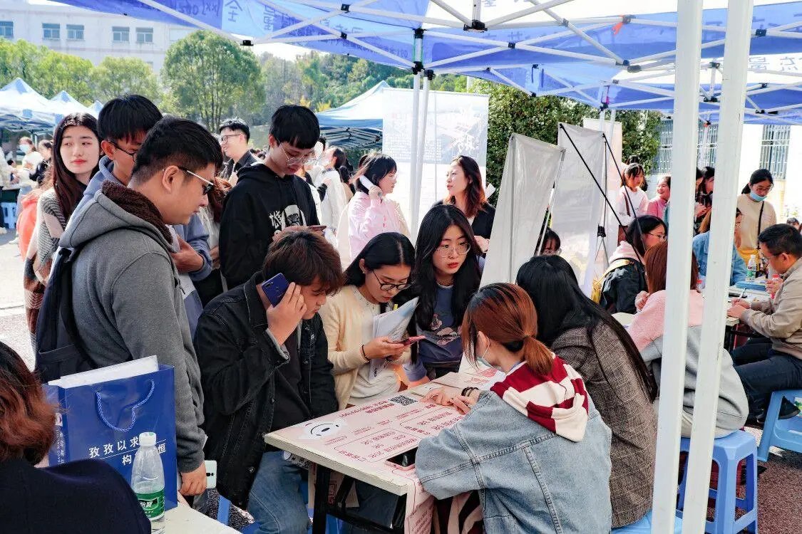 安徽一家长将考生送错考点，为何连家长都是犯迷糊？