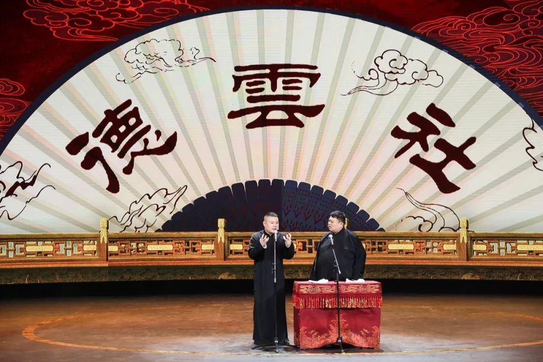 德云社中王昊悦是从什么时候开始接触相声这一行业的呢？