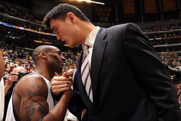 科比想和姚明成为队友，姚明在打篮球方面都有哪些优势，让科比如此看重？