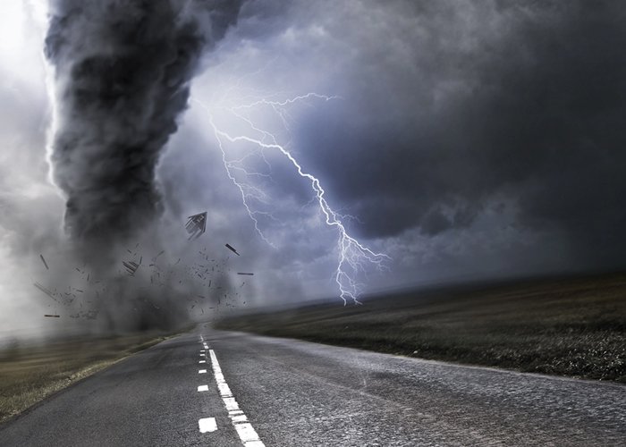 美国一家五口被龙卷风吹到邻居家，龙卷风的威力有多大？