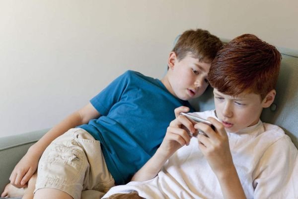 12岁少年沉迷游戏从11楼跳下，父亲无奈公开求援！游戏瘾到底该咋戒？