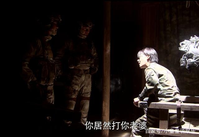 一个特种兵单挑普通女兵不过，二打一，这下有看头了