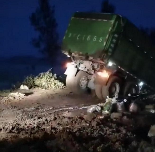 河南投车堵决口卡车即将被挖出，这些卡车可以回收利用吗